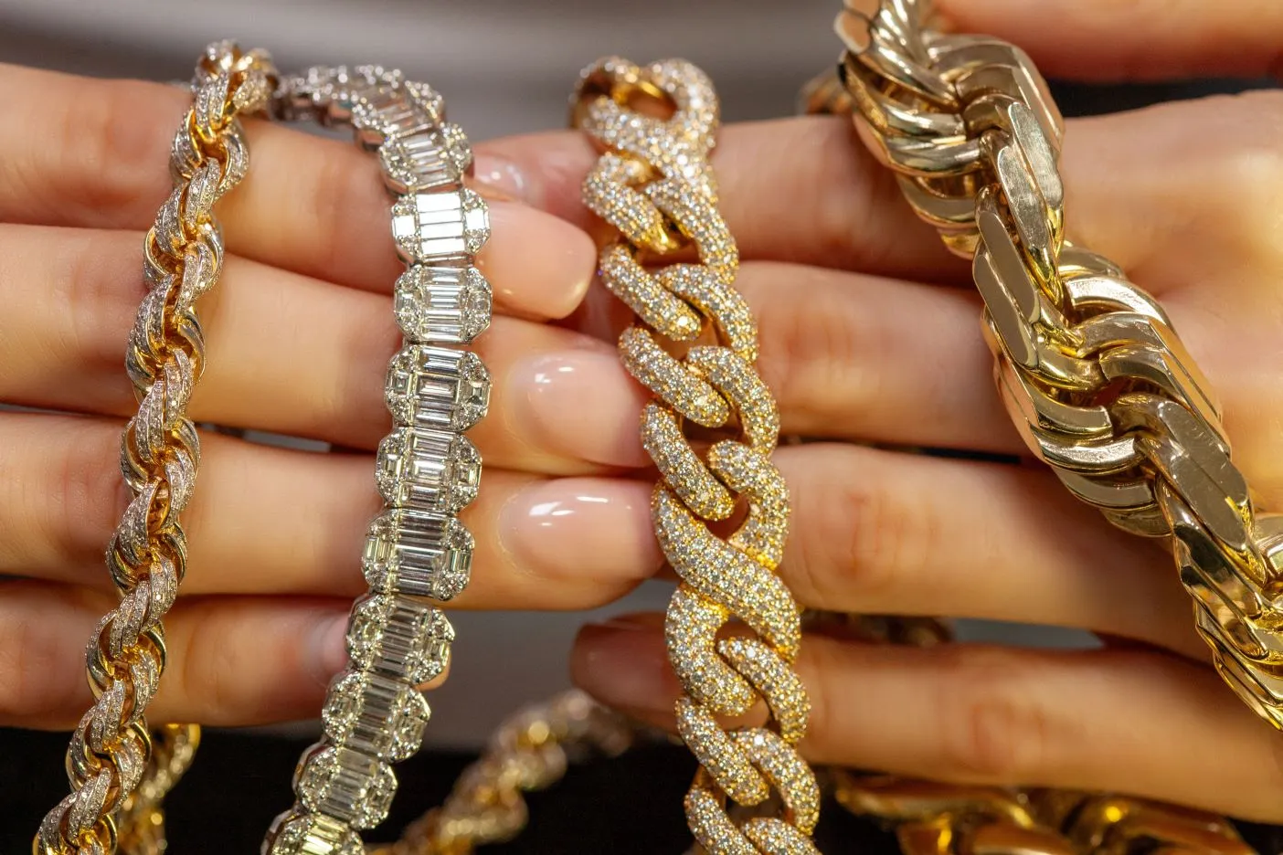 7.0 ctw Baguette Diamond Bracelet 14k Yellow Gold
