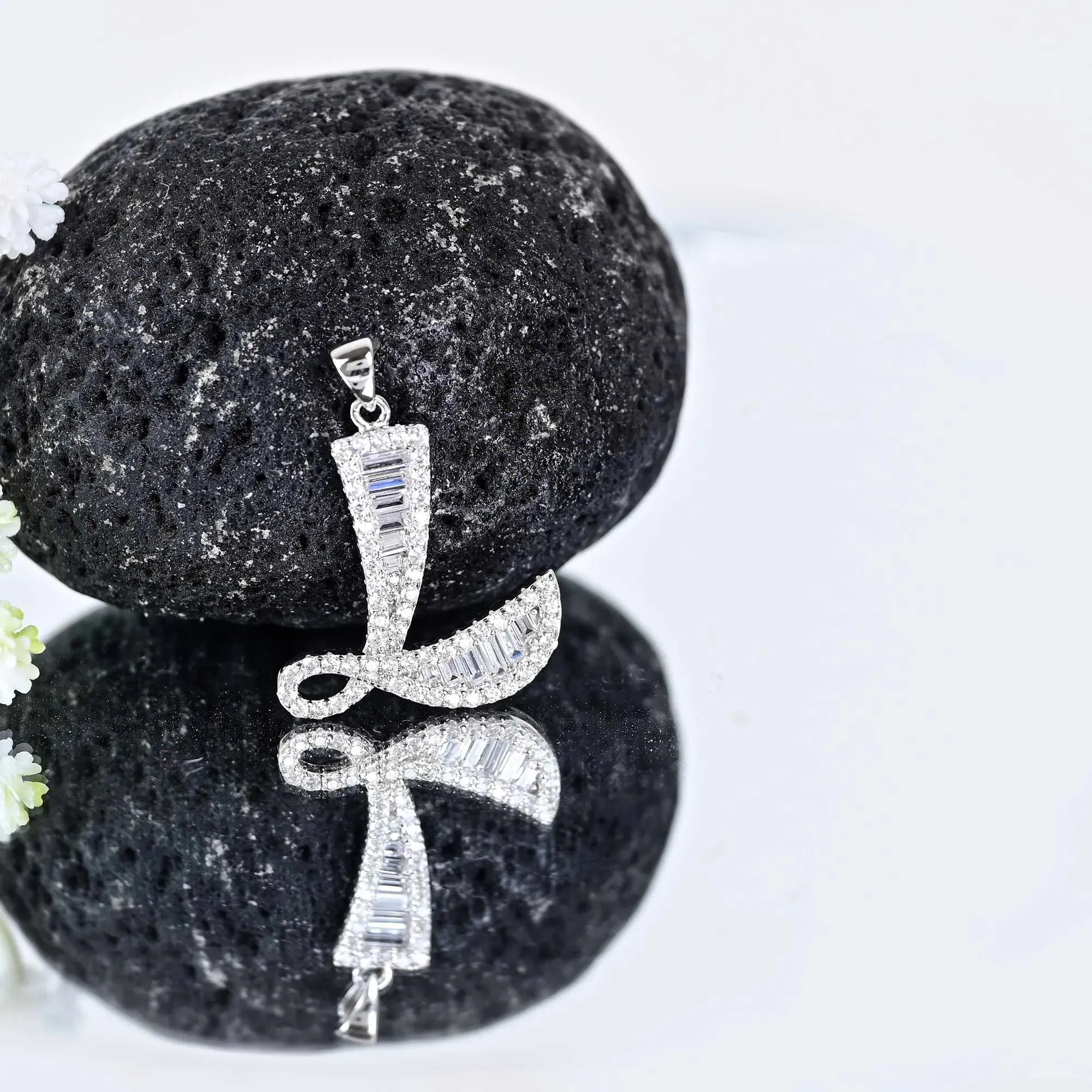 Alphabet L Unisex Locket