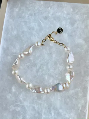 Dainty Water's Edge Pearl Bracelet - water resistant