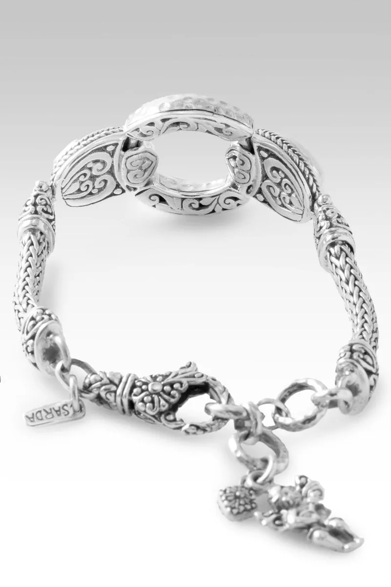 Let Promises Shine Bracelet™ in White Mother of Pearl