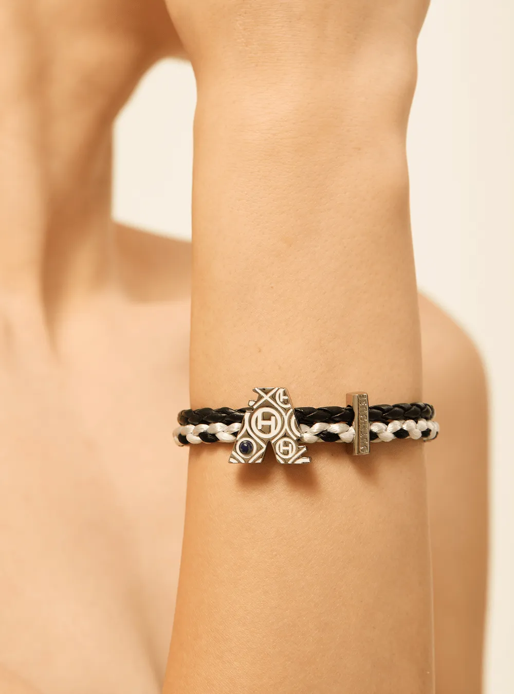 OH Dopamine Bond Bracelet in Noir Black, Silver Finish