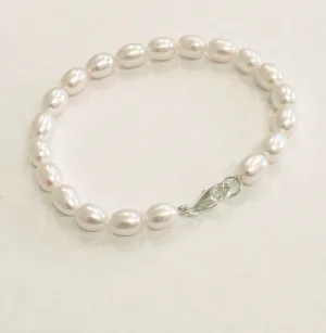 Oval Pearl Bracelet