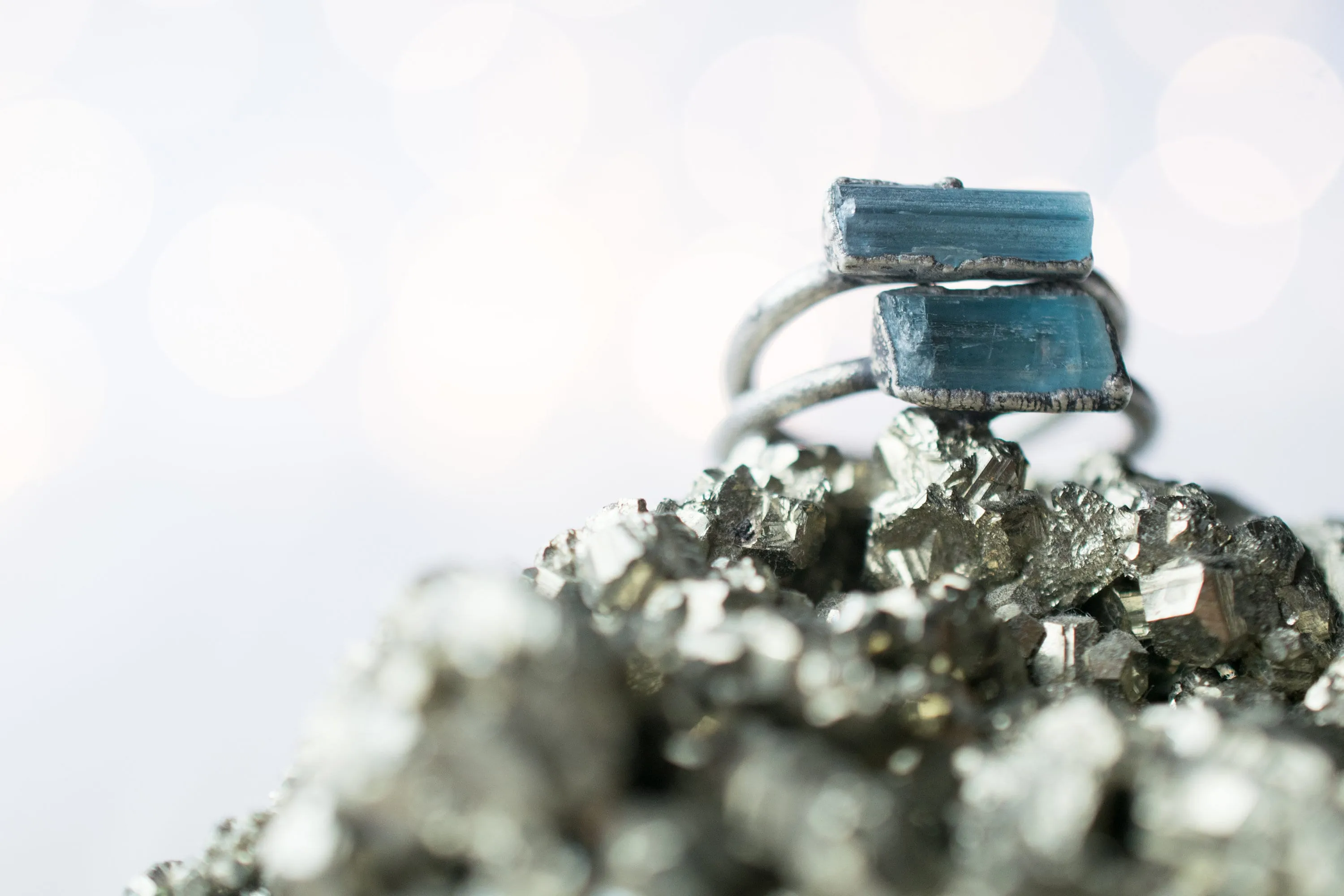Oxidized Silver Aquamarine crystal ring | Raw aquamarine ring