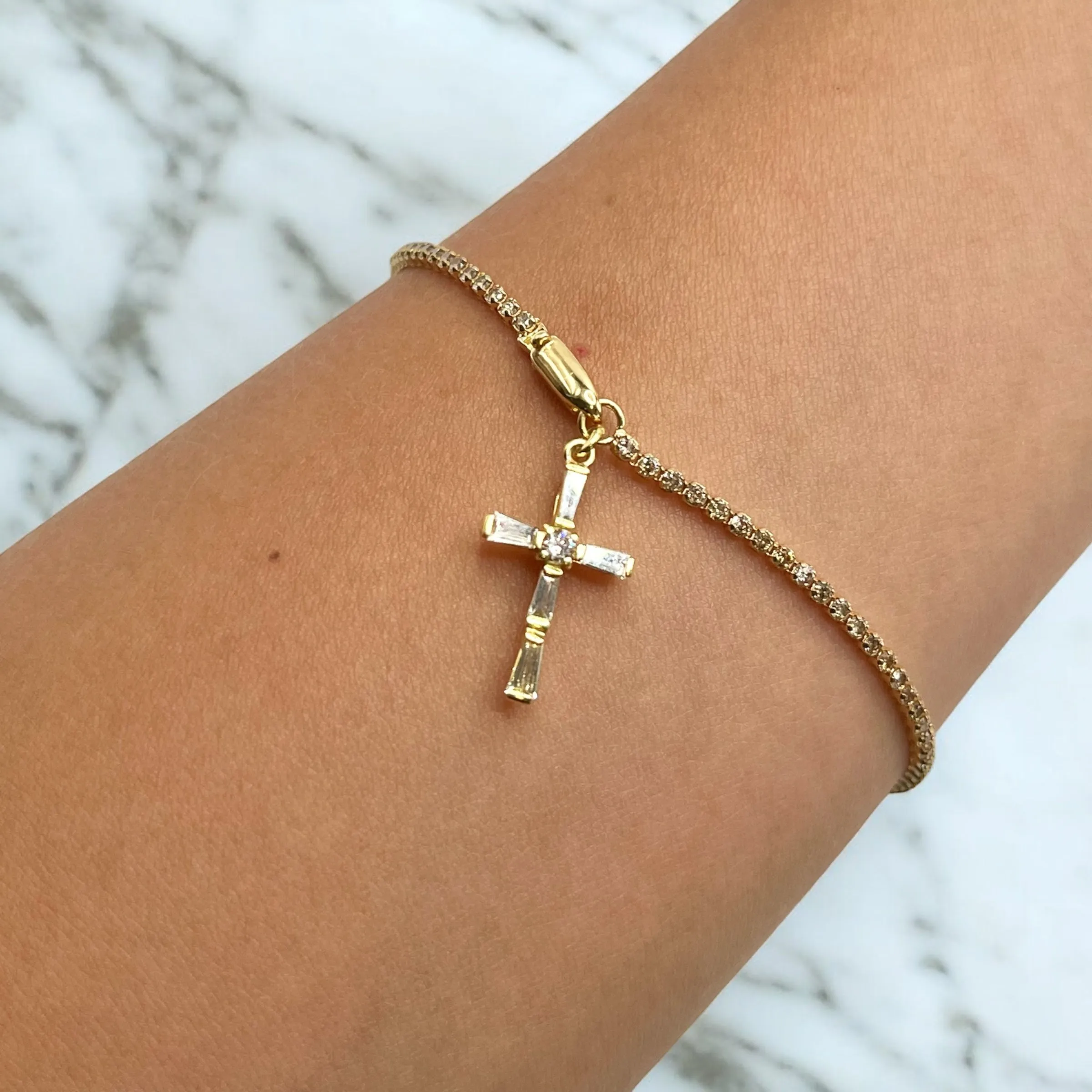 TENNIS BRACELET WITH PIE CUT CROSS