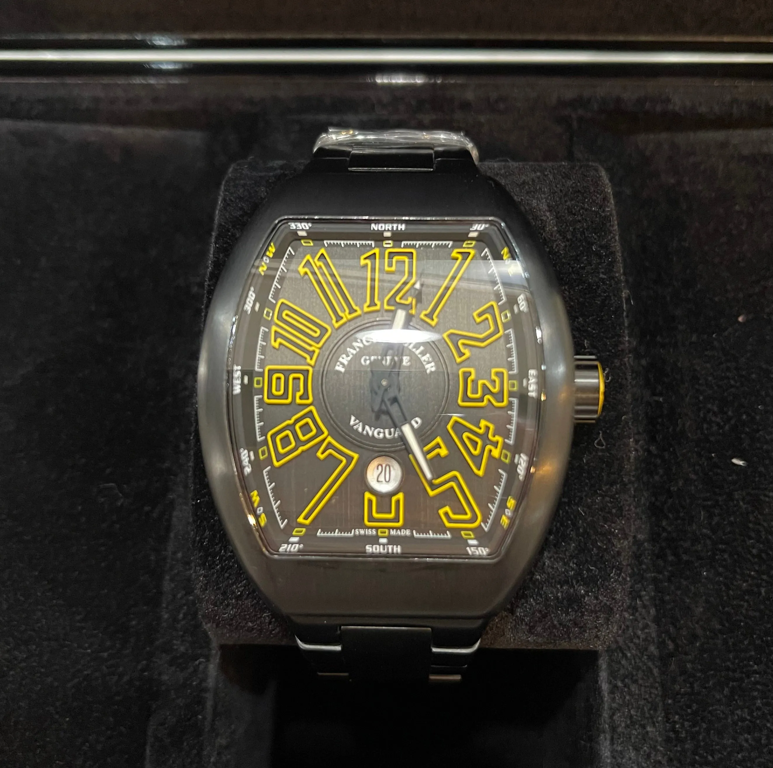 Vanguard V45 Titanium Black/Yellow