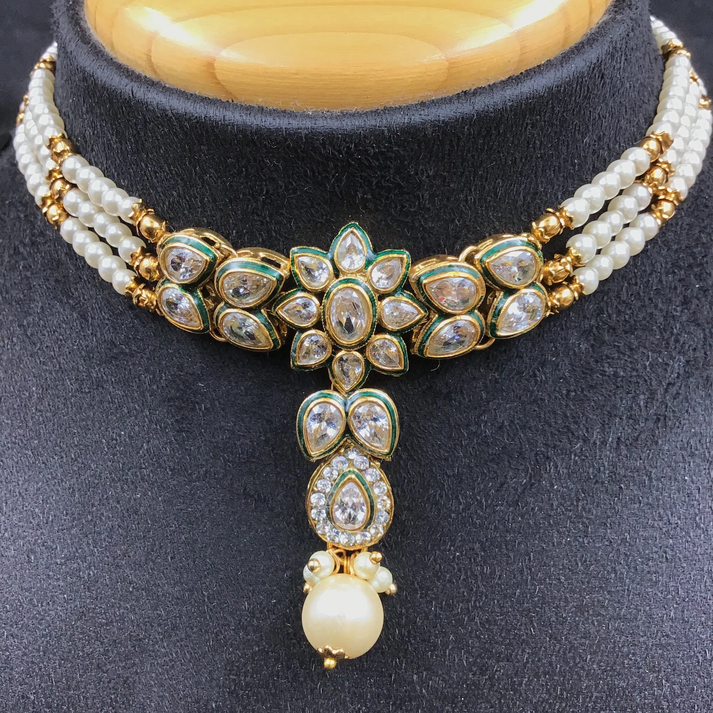 White Polki Necklace Set